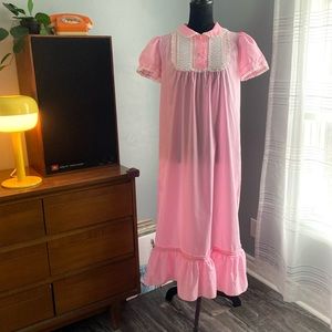 70s Vintage Pink Nightgown Frilly Ruffled Babydoll Night Dress Pouf Sleeve Lace